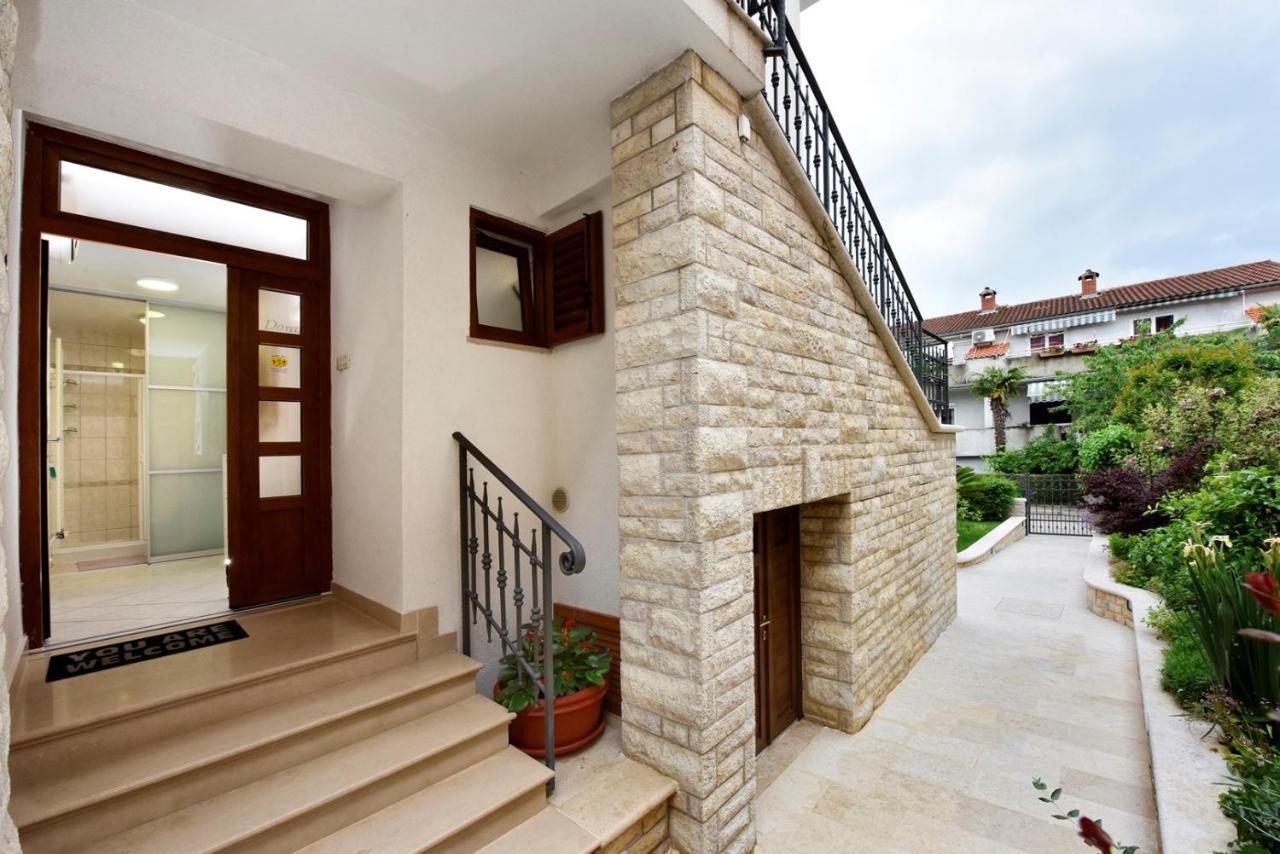 Apartments Lavizatic Poreč Exteriör bild